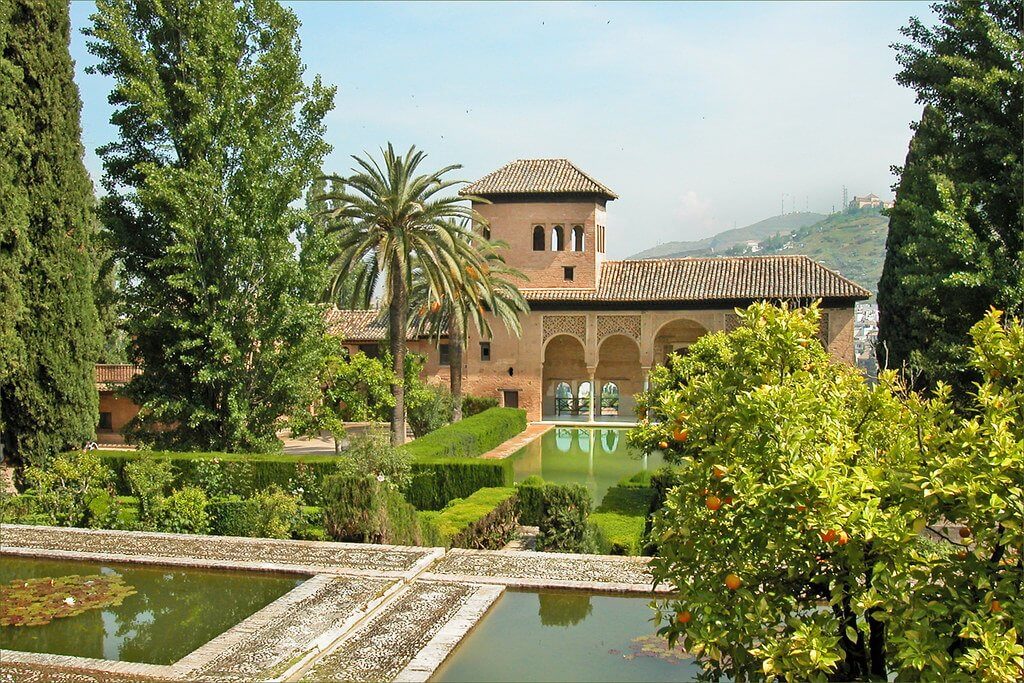 Visiter l'Alhambra de Grenade en français avec Lola