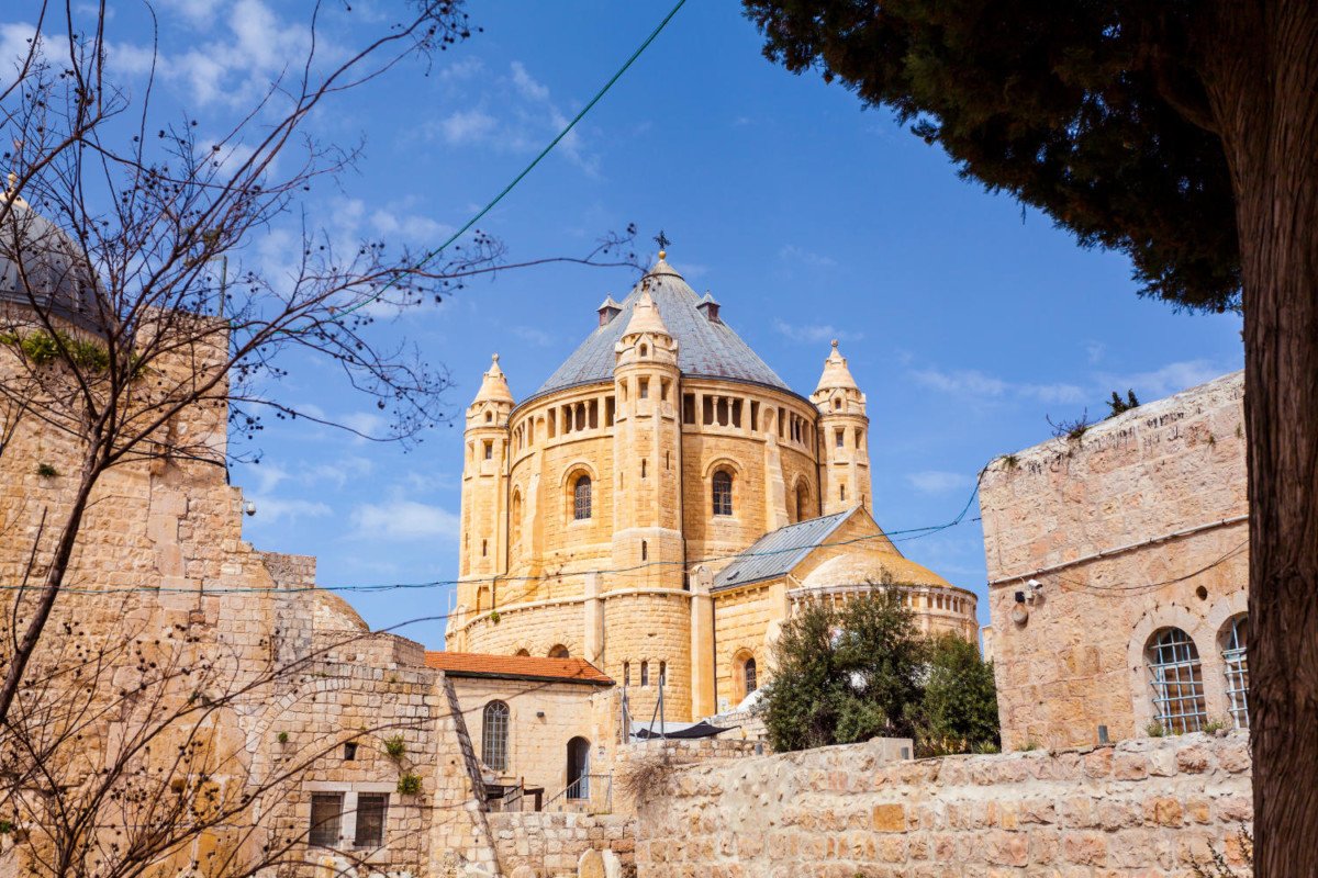 Les ruines de l'église de dîmes du Dormiton de la Vierge