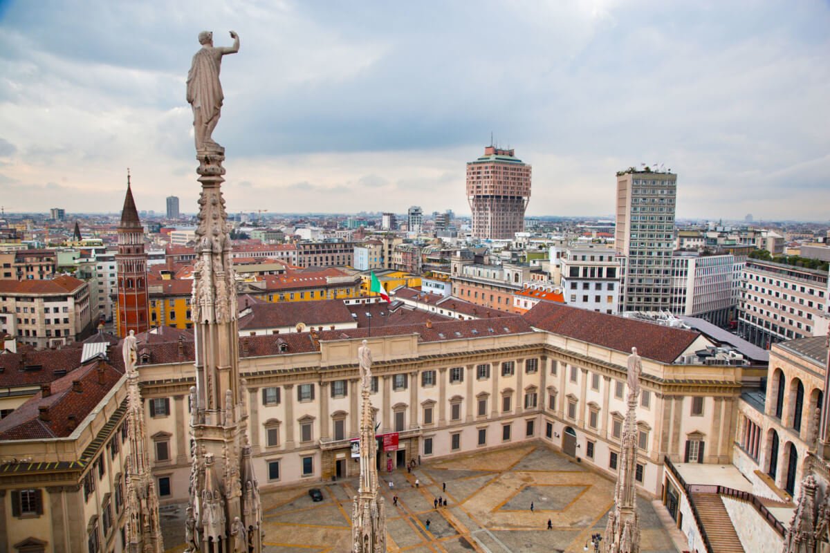 Palais Royal, Milan