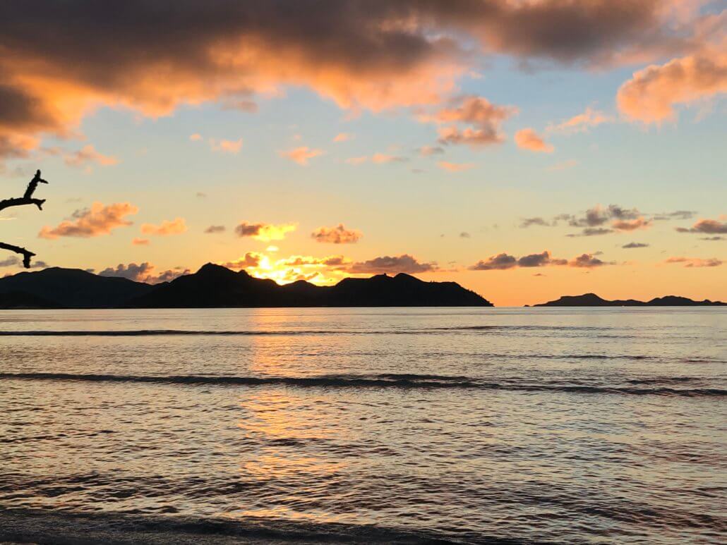 Fruita cabana bar la digue seychelles