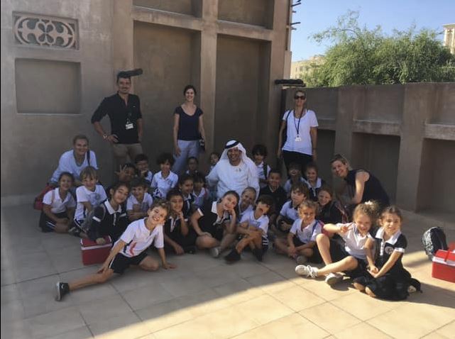 groupe-enfants-vieux-dubai-guide-francophone