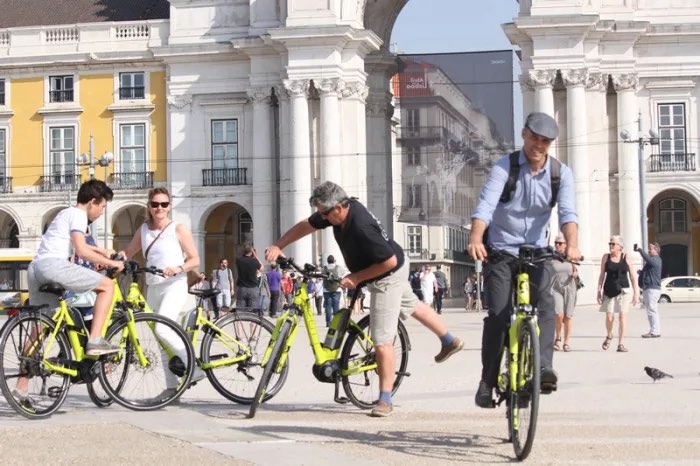 visite-des-7-collines-lisbonne-en-velo