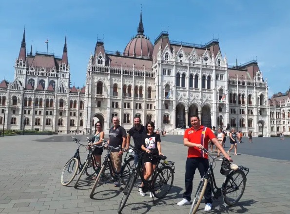 visite-privee-de-budapest-en-velo-et-en-francais